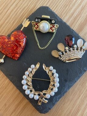 Pearl Brooch Bundle Gold Laurel Wreath Elegant Bridal Classic Vintage Jewelry Se